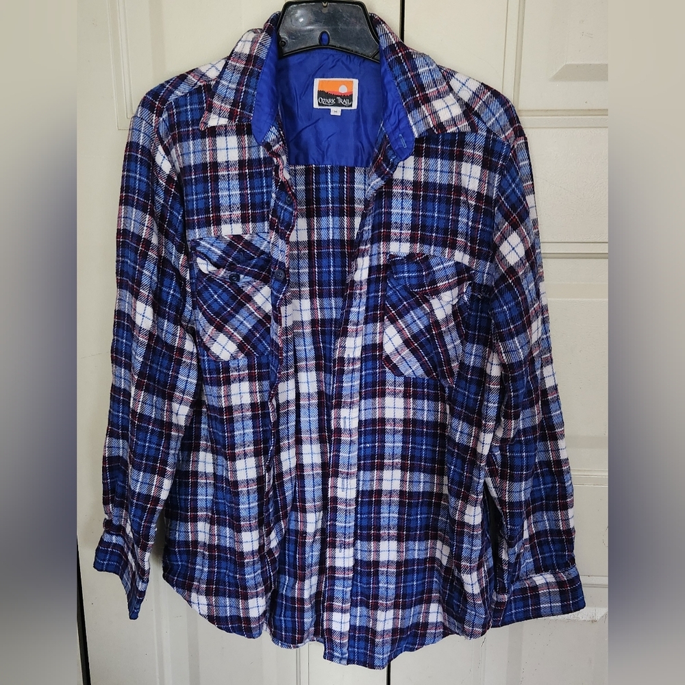 Ozark Trail  Blue and White Casual Button Down Shirt Size M